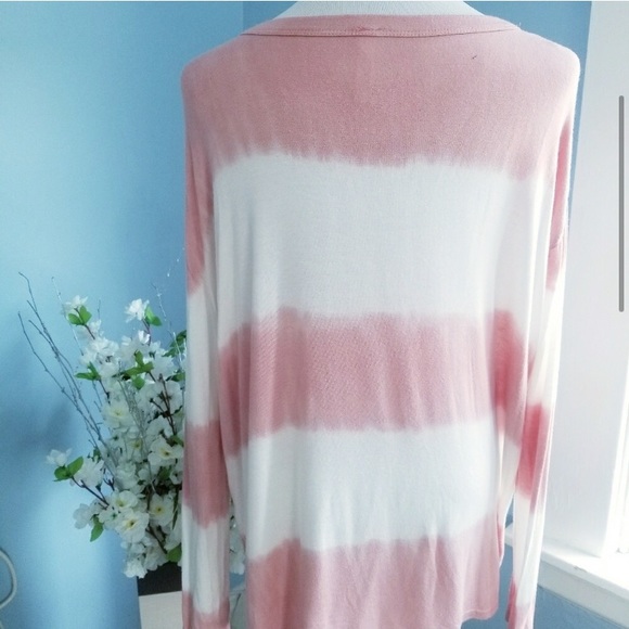 5/$50 Pink and White Tie Dye Long Sleeve Shirt - Picture 4 of 4
